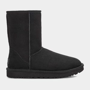 Ugg Women's Black Classic Short Sz 7